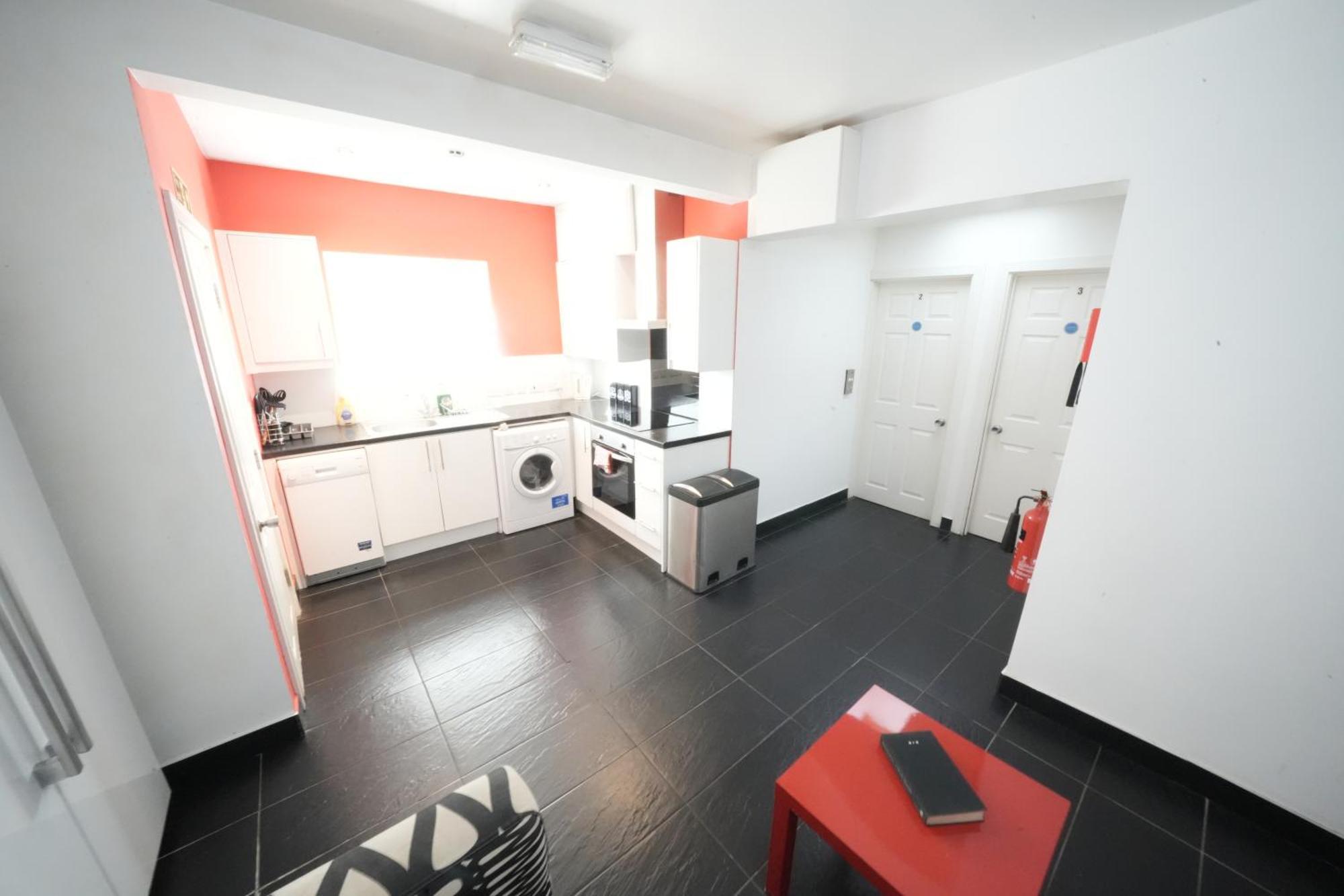 Great Airport Sleep Apartment Harmondsworth Bagian luar foto
