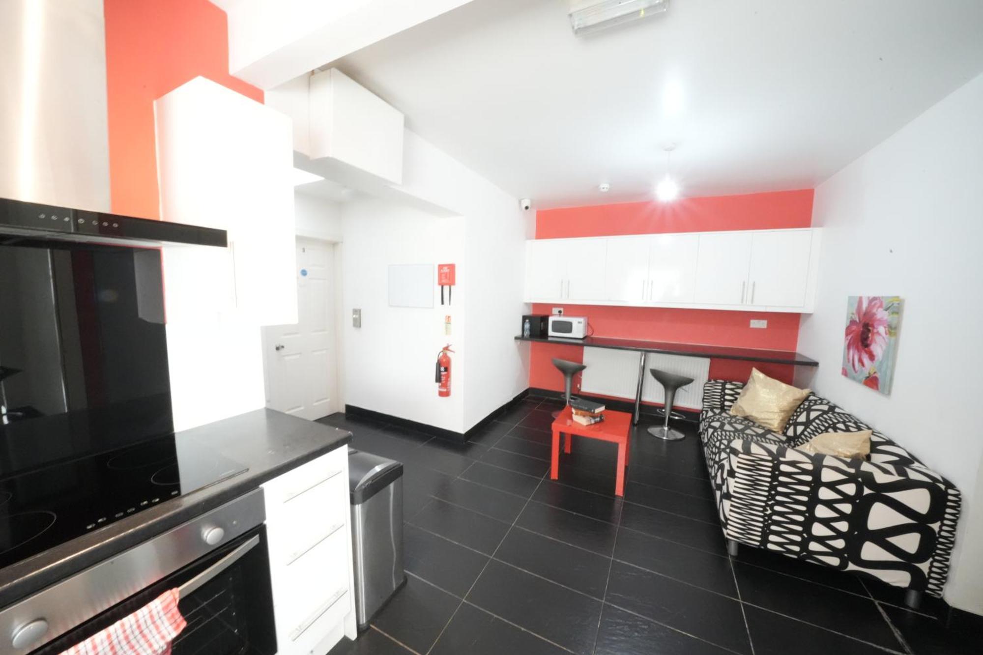 Great Airport Sleep Apartment Harmondsworth Bagian luar foto