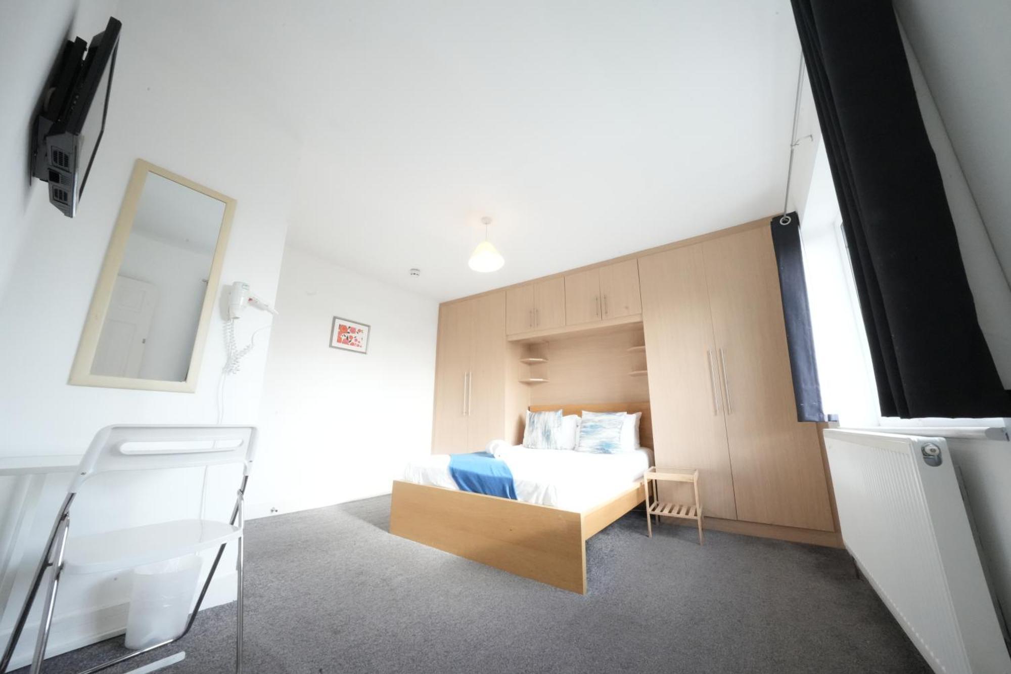 Great Airport Sleep Apartment Harmondsworth Bagian luar foto