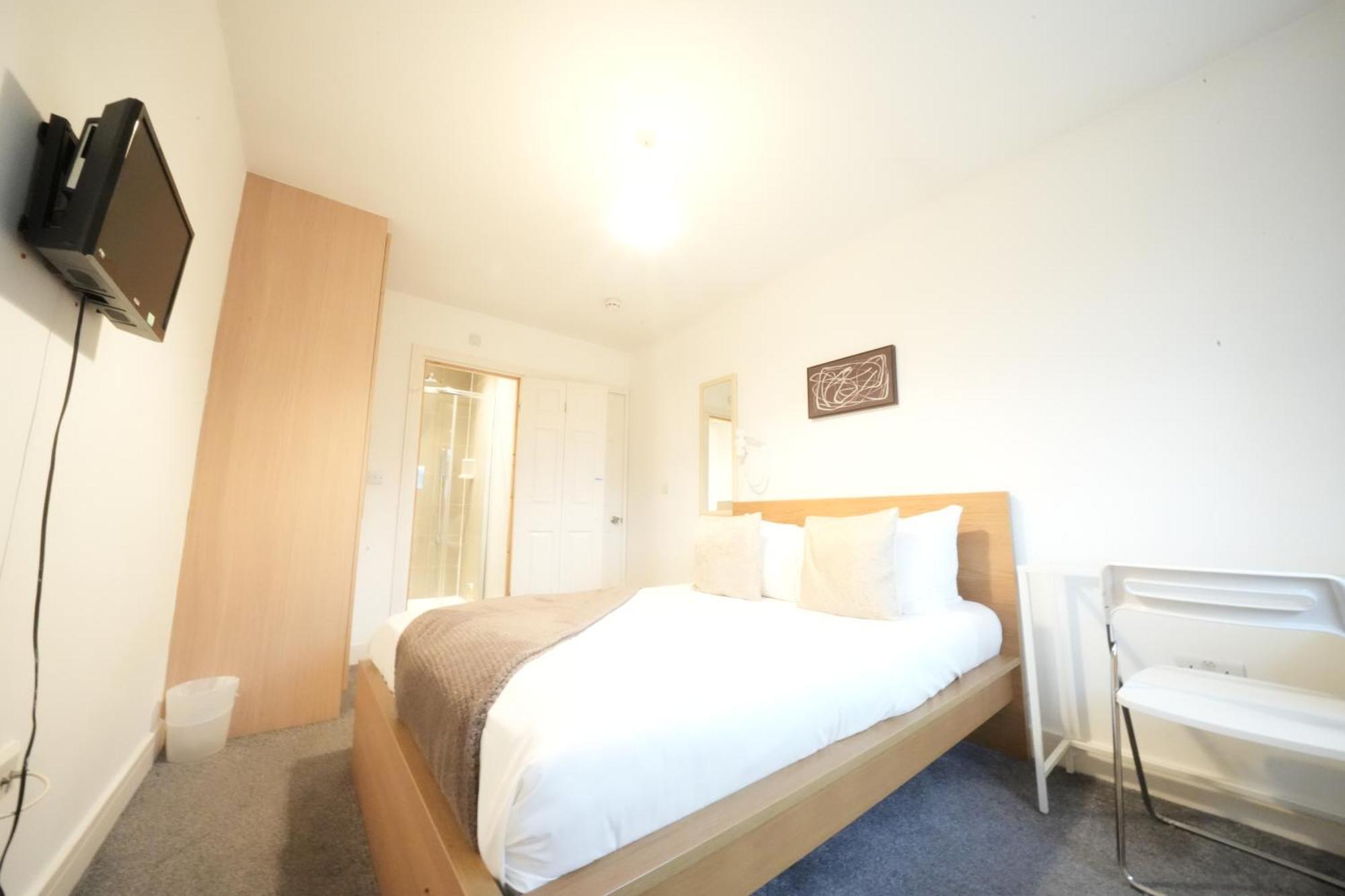 Great Airport Sleep Apartment Harmondsworth Bagian luar foto