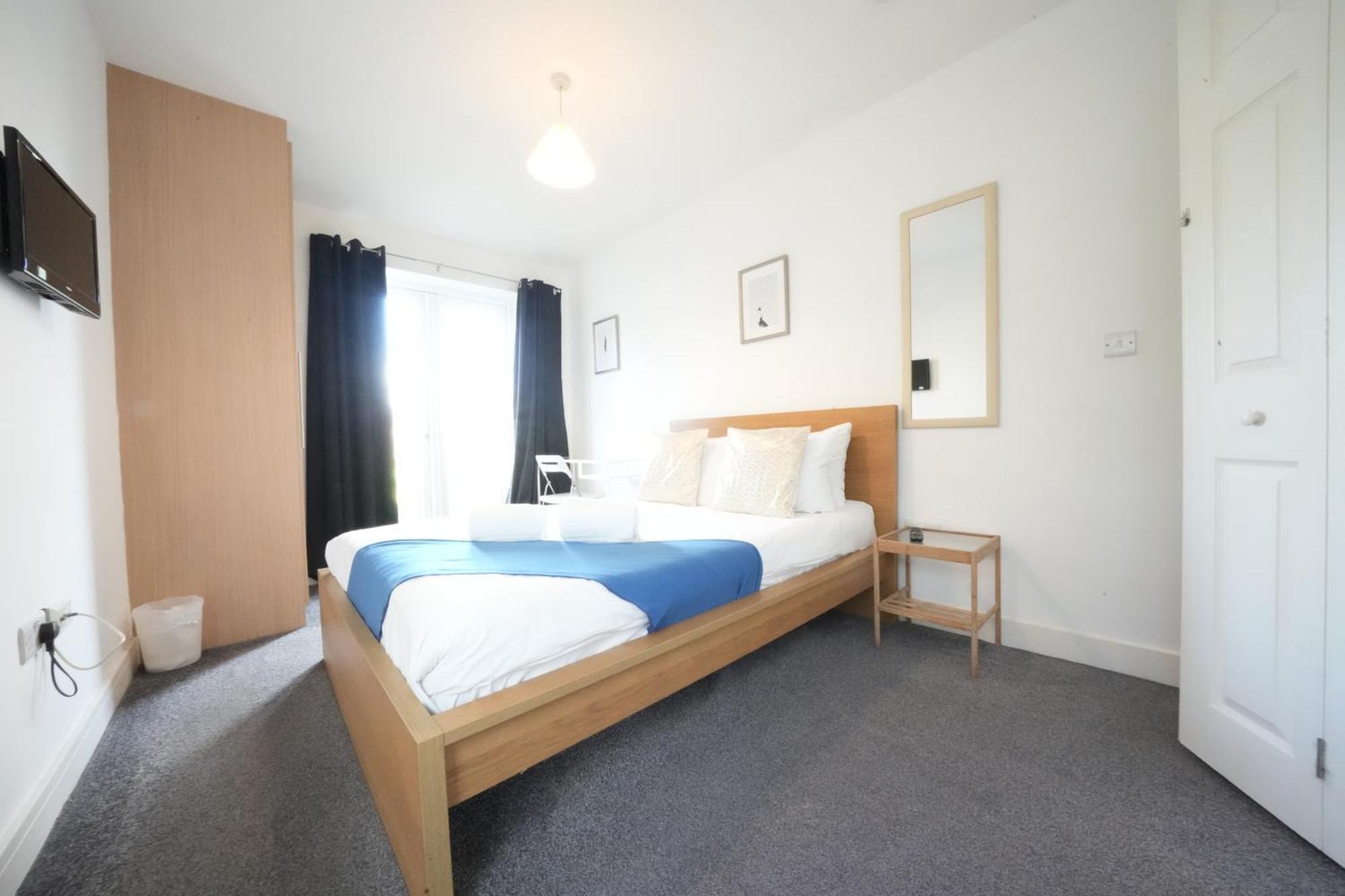 Great Airport Sleep Apartment Harmondsworth Bagian luar foto