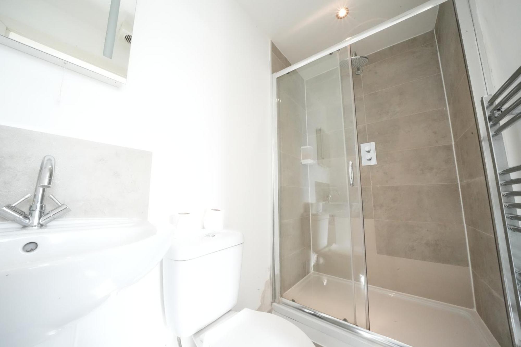 Great Airport Sleep Apartment Harmondsworth Bagian luar foto